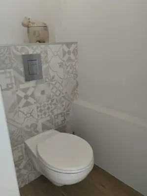 Salle de bains dans l'établissement Le Pré Ducrot