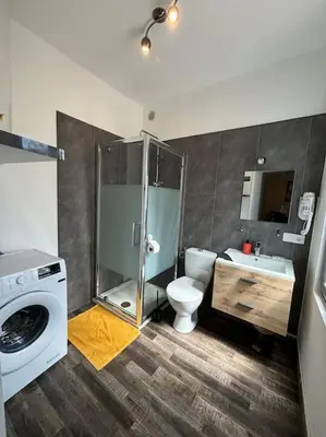 Salle de bains dans l'établissement Le VeUvE cLicQuOt