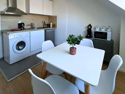 Cuisine ou kitchenette dans l'établissement SQ Appart élégance - Appartement 1 Chambre - Gare St Quentin - Parking