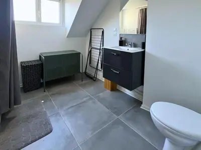 Salle de bains dans l'établissement SQ Appart élégance - Appartement 1 Chambre - Gare St Quentin - Parking