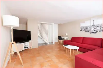 Télévision ou salle de divertissement dans l'établissement Prolongez la magie aprés DisneyLand Paris