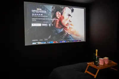 Télévision ou salle de divertissement dans l'établissement Cinéma Privé-Compiègne - Sitivia