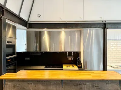 Cuisine ou kitchenette dans l'établissement A l Urban de Champagne - Reims