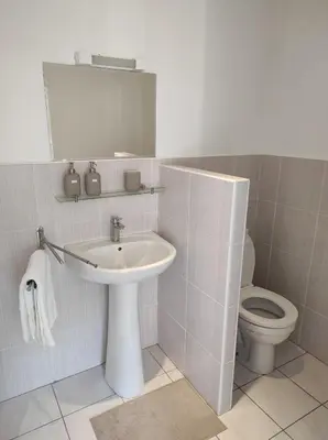 Salle de bains dans l'établissement Chez Elise & JD
