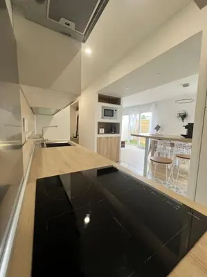 Cuisine ou kitchenette dans l'établissement Chez Hugo