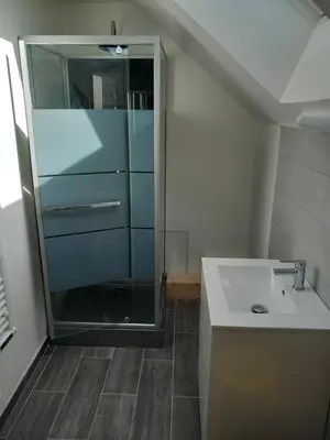 Salle de bains dans l'établissement Paris-Reims, 10 personnes, 4 chambres- Spa, Grand jardin privé