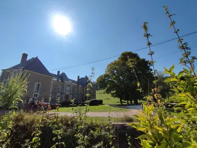 Jardin de l'établissement Le Château de Manon