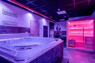 Salle de bains dans l'établissement Chalet avec espace privatif