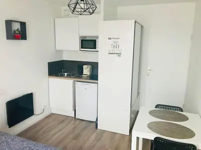 Cuisine ou kitchenette dans l'établissement Studio 306 - Gare - Arena - centre Reims