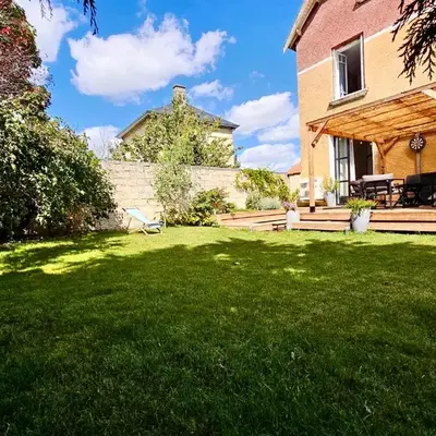 Grande maison de charme avec jardin