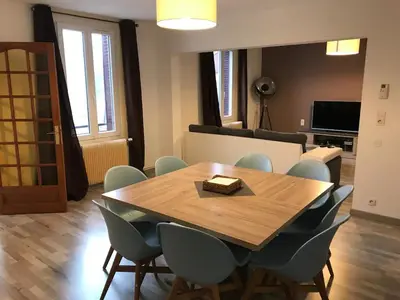 Télévision ou salle de divertissement dans l'établissement La Grande Carelle
