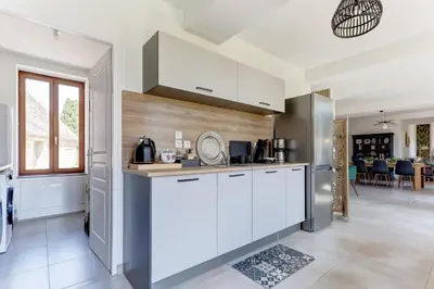 Cuisine ou kitchenette dans l'établissement Gite des Petits Pavés - Maison de campagne