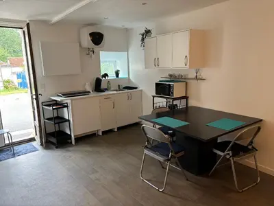 Cuisine ou kitchenette dans l'établissement Gîte du bois des Genièvres