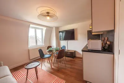 Cuisine ou kitchenette dans l'établissement Appartement Tout Confort à Deux Pas de la Gare