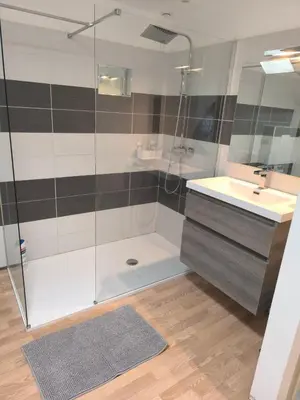 Salle de bains dans l'établissement chez Julien
