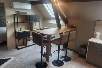 Cuisine ou kitchenette dans l'établissement Logement Cosy type Loft près de Saint Quentin
