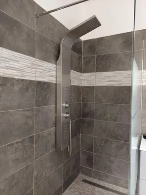 Salle de bains dans l'établissement Appartements Turquoise 2 pers - L'Artdu'Net -