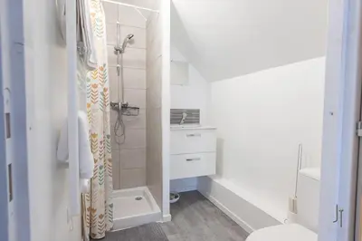 Salle de bains dans l'établissement Charmant studio proche de toutes commodités
