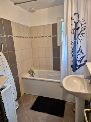 Salle de bains dans l'établissement Clamecy Maison La Campagnarde