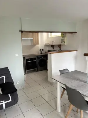 Cuisine ou kitchenette dans l'établissement Appartement 29A - MAILLY LE CAMP
