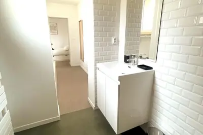 Salle de bains dans l'établissement Charmant appartement Près de la Gare