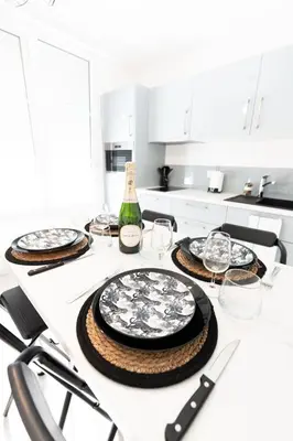 Cuisine ou kitchenette dans l'établissement Appartement Stylé pour 4