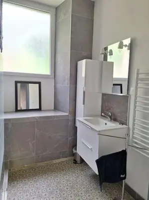 Salle de bains dans l'établissement La Demeure Envoutée