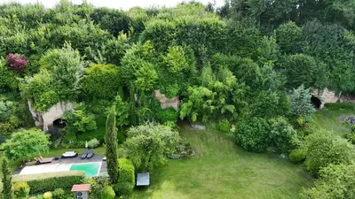 Jardin de l'établissement Les trois Grottes