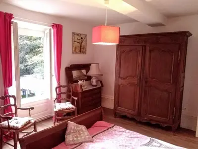 Un ou plusieurs lits dans un hébergement de l'établissement l'èrmitage