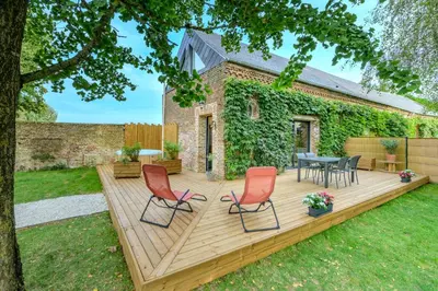 Jardin de l'établissement La Bergerie des 2 Tilleuls - Maison avec jacuzzi
