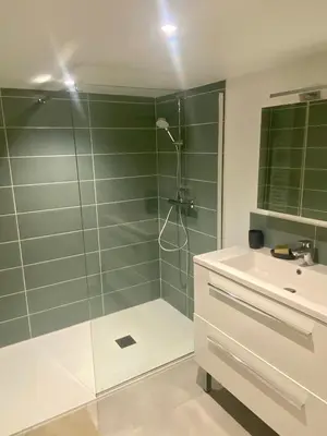 Salle de bains dans l'établissement Le carolo