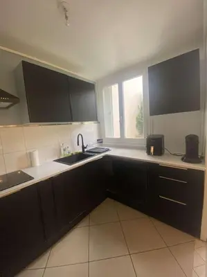 Cuisine ou kitchenette dans l'établissement T2 Compiegne