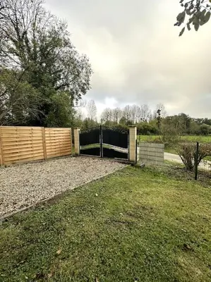 Jardin de l'établissement Belle maison à la campagne