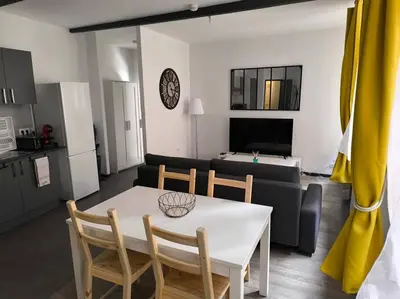 Cuisine ou kitchenette dans l'établissement Rivage Ardennais - chateau - CHU -T2-queen size