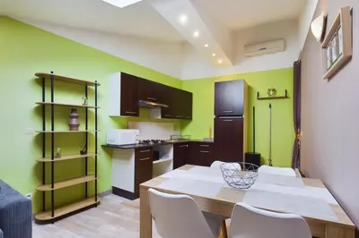 Cuisine ou kitchenette dans l'établissement Le Perchoir Romillon