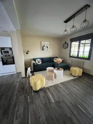Coin salon dans l'établissement Maison Chez Papy Chapeau 4 étoiles