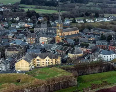 Vue générale sur Rocroi ou vue de la ville depuis l'appartement