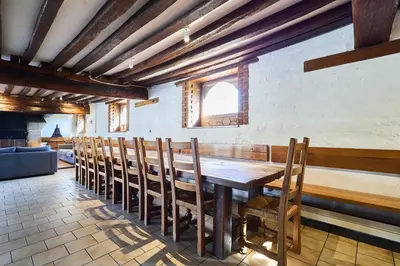 Coin salon dans l'établissement Gîte 8 chambres entre Reims et Epernay - La Chenevière - Gîtes Au Beau Sarrazin
