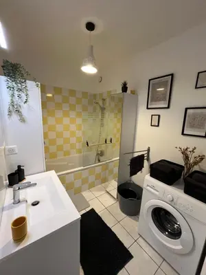 Salle de bains dans l'établissement Maola, calme et central
