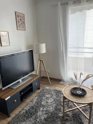 Télévision ou salle de divertissement dans l'établissement Maola, calme et central