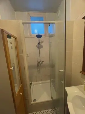 Salle de bains dans l'établissement T1 Proche centre et cité Tirlet