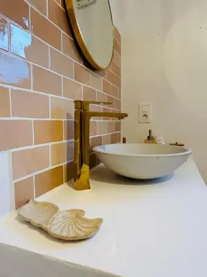 Salle de bains dans l'établissement La Toulousaine