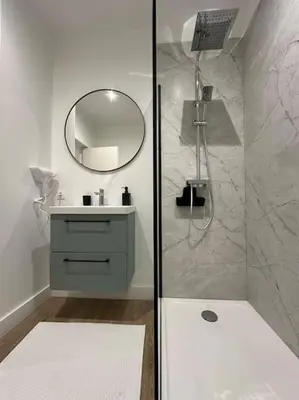Salle de bains dans l'établissement Acapulco, studio spacieux rénové