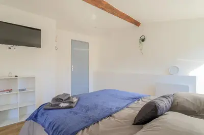 Un ou plusieurs lits dans un hébergement de l'établissement ZenkaSerenity 2- 3 min Gare-IUT-wifi-Centre, Tout confort