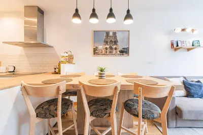 Cuisine ou kitchenette dans l'établissement Loft urbain avec jardin privé en hyper centre