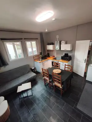 Cuisine ou kitchenette dans l'établissement Agréable appartement 