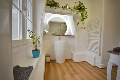 Salle de bains dans l'établissement Le Compiégnois