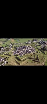 Vue panoramique sur l'établissement Le Carcos