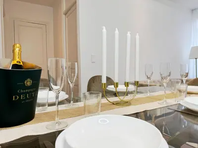 Boissons dans l'établissement Champagne Haven Elegant Stay in City Center
