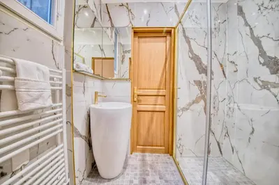 Salle de bains dans l'établissement L'étape Champenoise